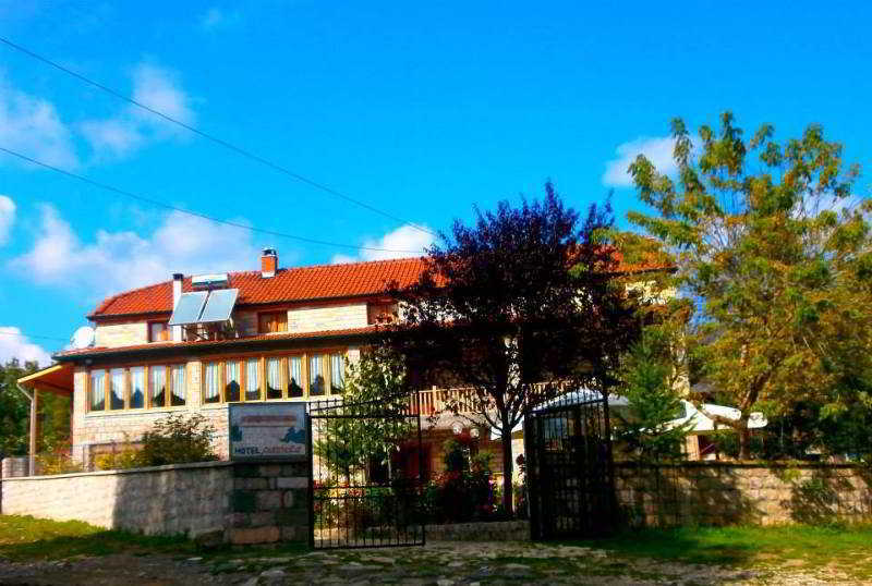 Hotel Pashuta Voskopojë Esterno foto